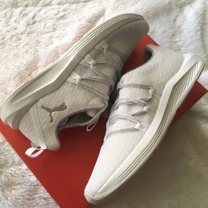 Puma knit mesh sneakers 7.5